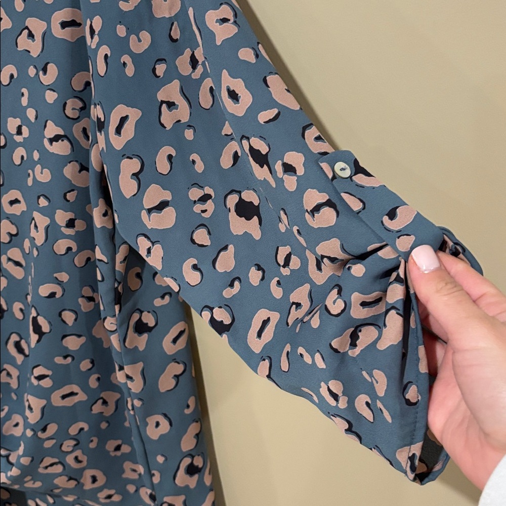 Blue cheetah button down tie front - Picture 2 of 3
